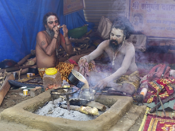 Exploring The Diet Of Naga Sadhus