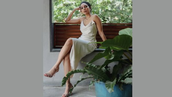 Minimalist Looks For Promise Day