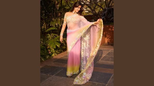 Lightweight Sarees For Occasional Look
