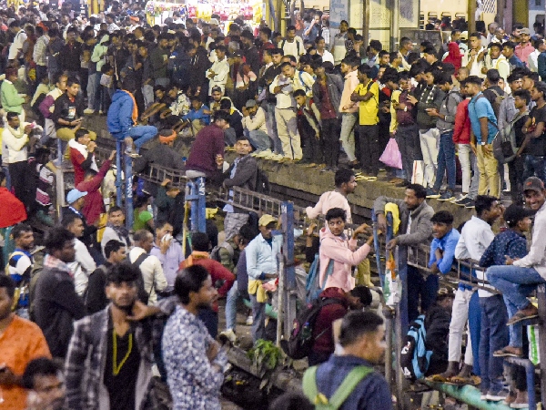 Gearing Up For Final Snan At Maha Kumbh