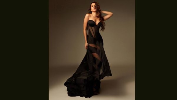 Kiara Advani s Glamorous Black Outfits