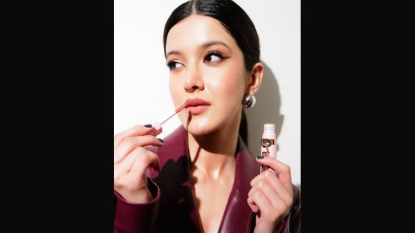 Shanaya Kapoor s Glossy Lips Guide