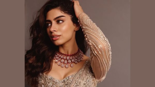 Khushi Kapoor s Dewy Makeup Guide