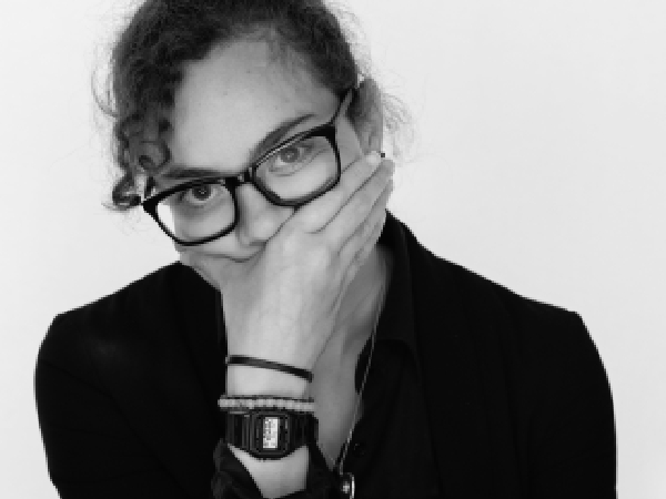 Signs That Push You Away From People