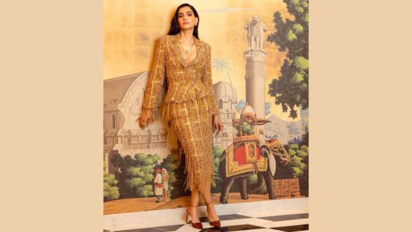 Sonam Kapoor s Skit Suit Looks