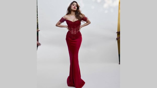 Janhvi Kapoor s Off-Shoulder Style