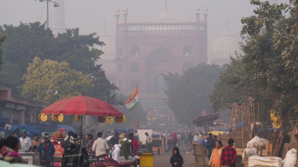 Delhi Heatwave Alert 5 Smart Tips To Stay Safe While Commuting In 42 C And Dust Storms