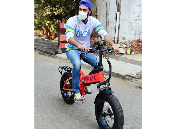 Indian Celebrities Who Love Cycling