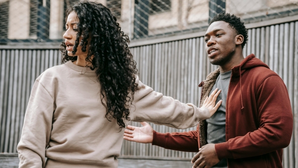 Flirty Texts Zero Commitment That s Micromancing Beware Of This Trend