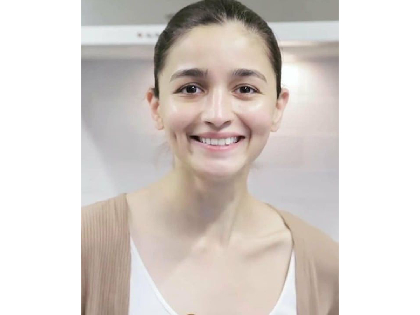 Celebrities Rocking The No-Makeup Look Celebrities Rocking The No-Makeup Look