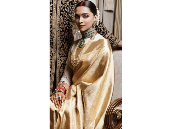 7 Golden Saree Looks Of Bollywood