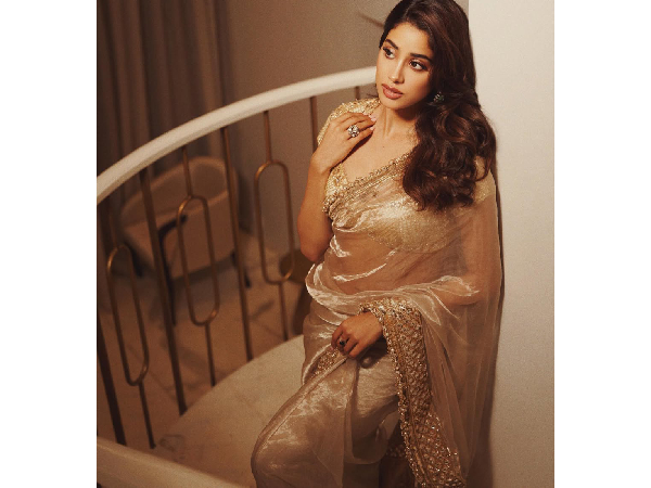 7 Golden Saree Looks Of Bollywood