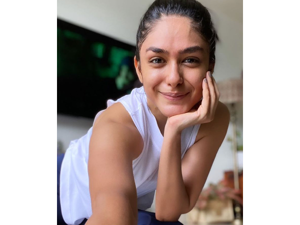 Celebrities Rocking The No-Makeup Look Celebrities Rocking The No-Makeup Look