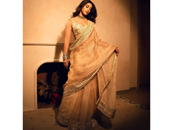 7 Golden Saree Looks Of Bollywood