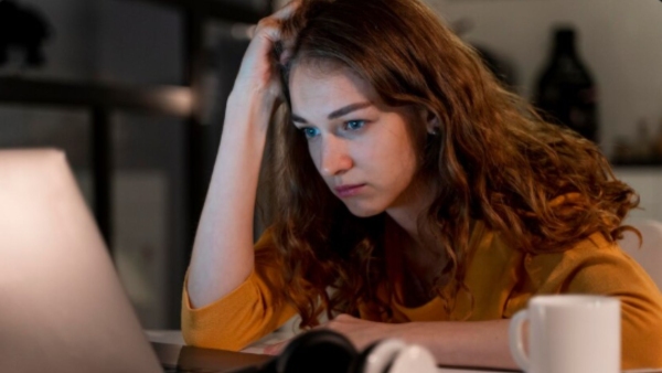 Staring Too Long How Excessive Screen Time Quietly Damages Women s Eyes And Hormonal Balance Staring Too Long How Excessive Screen Time Quietly Damages Women s Eyes And Hormonal Balance