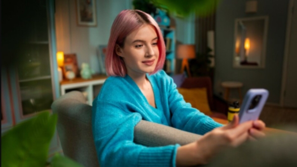 Staring Too Long How Excessive Screen Time Quietly Damages Women s Eyes And Hormonal Balance Staring Too Long How Excessive Screen Time Quietly Damages Women s Eyes And Hormonal Balance