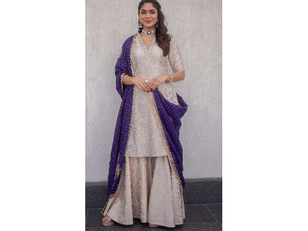 Mrunal Thakur s Raksha Bandhan 2025 Look Mrunal Thakur s Raksha Bandhan 2025 Look