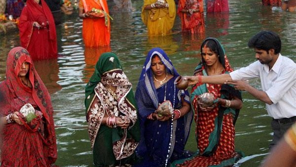 Chhath Puja 2025 Katha Why Chhathi Mata And Surya Dev Are Worshipped Together Know Mythological Story