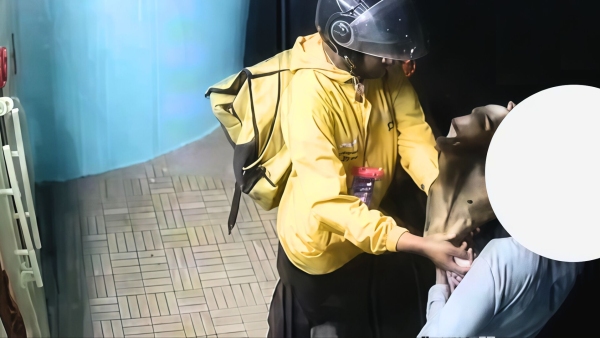 Viral Video Shows Blinkit Delivery Guy Touching Woman Internet Outraged Questions If Safety Exists Anywhere