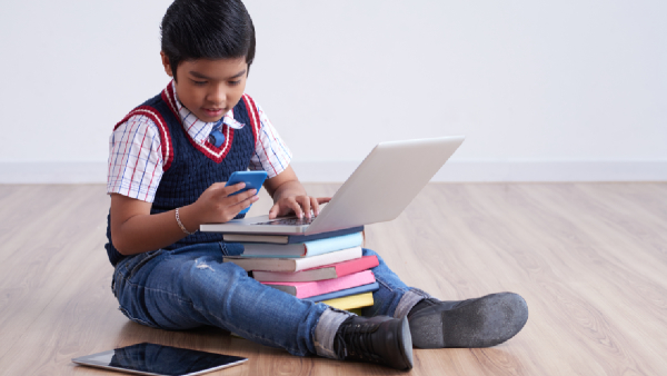 Delhi Kids Face Hybrid Learning Mode