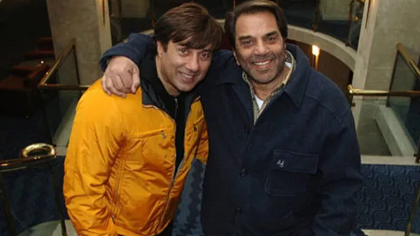 Sunny Deol Scolds Paparazzi