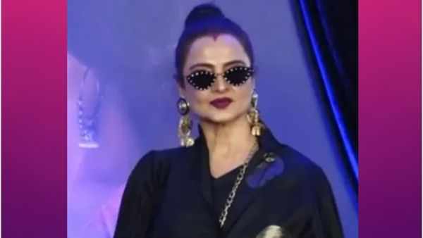 Rekha-viral-black-saree-look