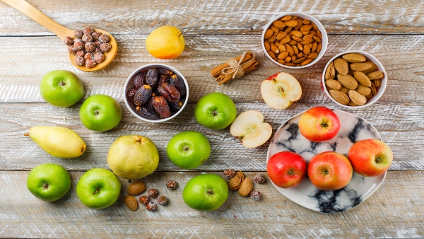 fruits-with-nuts-and-seeds