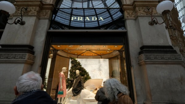 Prada-acquires-Versace