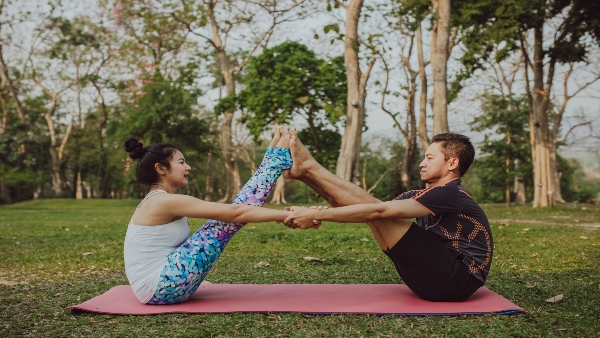 couple-yoga