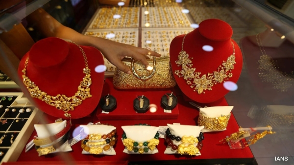 Gold Prices Explode in India Today Jan 19 24k 22k Rates Surge as Silver Smashes Rs 3 Lac kg Mark