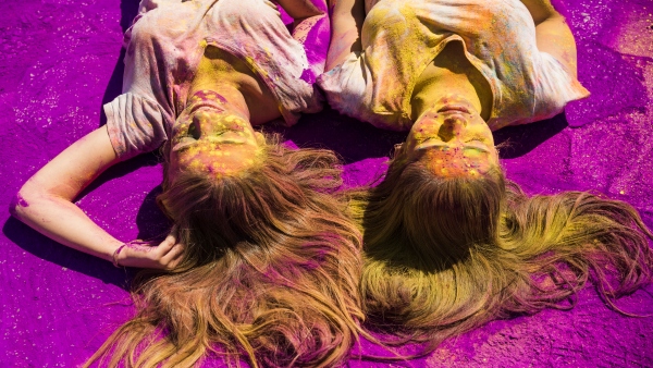 holi-hair-damage holi-hair-damage