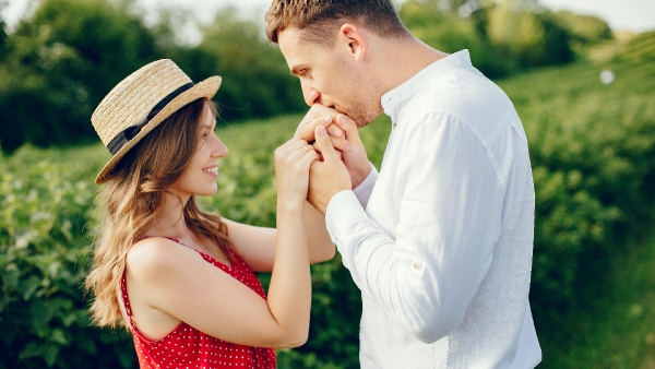 What Your Kiss Reveals What Your Kiss Reveals