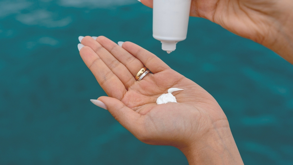 storing-sunscreen-while-travelling