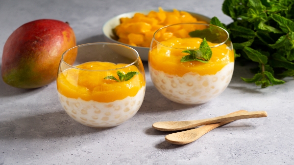 mango-with-Greek-yoghurt