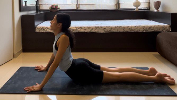 8 Yoga Poses For Desk Stiffness 8 Yoga Poses For Desk Stiffness