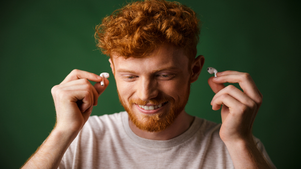 cleaning earbuds