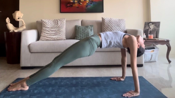8 Yoga Poses For Desk Stiffness 8 Yoga Poses For Desk Stiffness