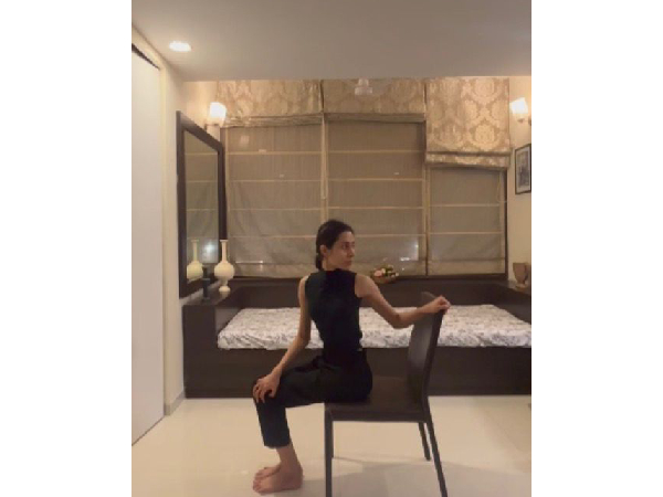 8 Yoga Poses For Desk Stiffness 8 Yoga Poses For Desk Stiffness