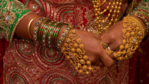 buying-gold-jewellery buying-gold-jewellery