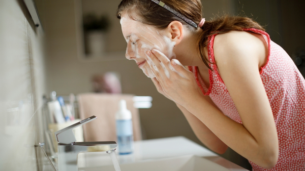 child-washing-face child-washing-face