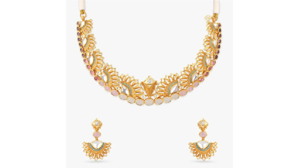Modern Gold Jewellery Festive Dressing Modern Gold Jewellery Festive Dressing