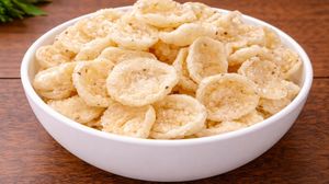 ಮಳೆಗಾಲಕ್ಕೆ ತಯಾರಾಗಿ: ನಿತ್ಯ ಊಟದೊಂದಿಗೆ ಸವಿಯಲು ರವೆ ಸಂಡಿಗೆ ಮಾಡಿ!