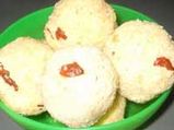 ಹಾಲಿನಪುಡಿ ಬೆರೆಸಿದ ರುಚಿಕರ ರವೆ ಉಂಡೆ