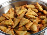ರುಚಿಗೆ ಮೋಸ ಇಲ್ಲದ ಬೇಬಿ ಸಮೋಸ ತಿನ್ನಿ