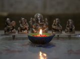 ಸಂಕಷ್ಟ ನಿವಾರಣೆಗೆ ಇಂತಹ ದೇವರುಗಳ ಮುಂದೆ ದೀಪ ಹಚ್ಚಿಡಿ