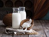 World Coconut Day: ತೆಂಗಿನ ಕಾಯಿ ತೆಗೆಯುವುದು ಹೇಗೆ? ಅಡುಗೆಗೆ ಇದನ್ನು ಬಳಸಿದಾಗ ಈ ತಪ್ಪು ಮಾಡದಿರಿ 