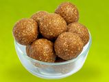 ಸಂಕ್ರಾಂತಿ :  ಎಳ್ಳು-ಬೆಲ್ಲದ ಲಡ್ಡು ರೆಸಿಪಿ