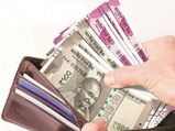 Vastu Tips for Wallet : ನಿಮ್ಮ ಪರ್ಸ್‌ನಲ್ಲಿ ಇವುಗಳನ್ನು ಇಡಲೇಬೇಡಿ ಬೇಡಿ, ಇಟ್ಟರೆ ಸಾಲ, ಖರ್ಚು ಹೆಚ್ಚುತ್ತೆ