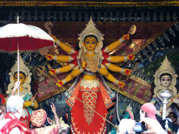 ಯುದ್ಧ ಮಾಡಲು ಅಣಿಯಾದ ದುರ್ಗಾ: 