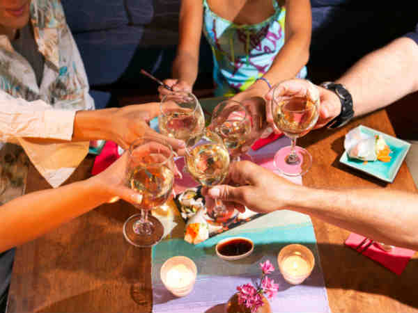 ಗೆಳೆಯರ ಜೊತೆ ಬೆರೆಯುವುದು: